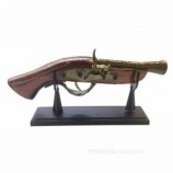 `Декоративное изделие "Пистолет" на подставке, L29 см, арт.219968`